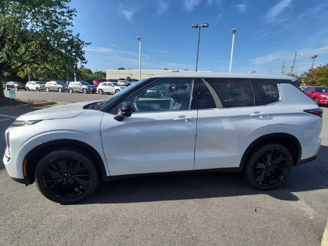 New 2026 Mitsubishi Outlander LE FWD image 6