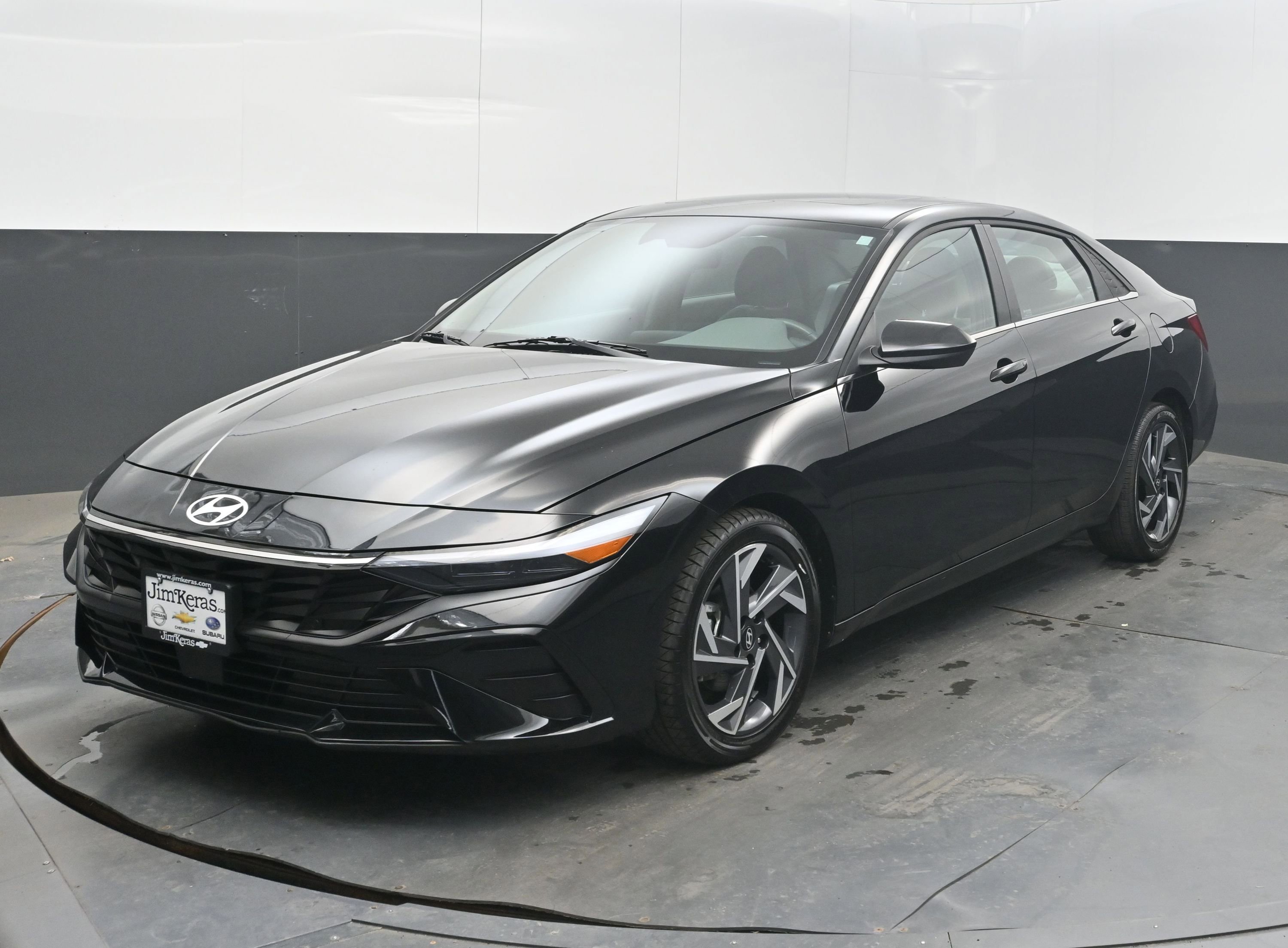Used 2025 Hyundai Elantra SEL image 4