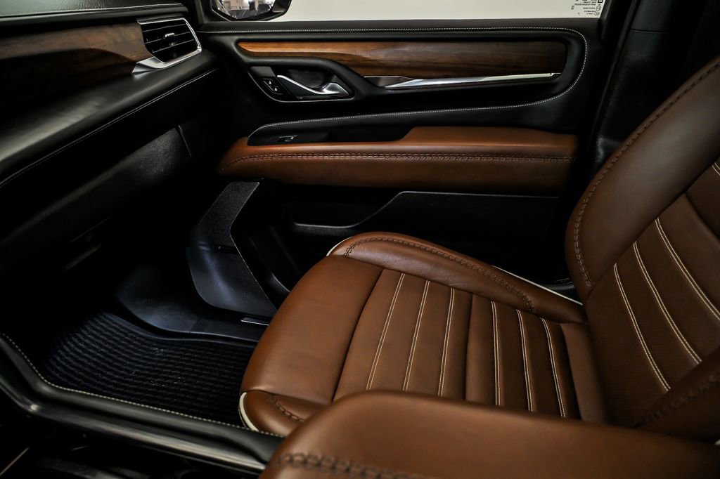 Used 2023 GMC Yukon Denali Ultimate image 27