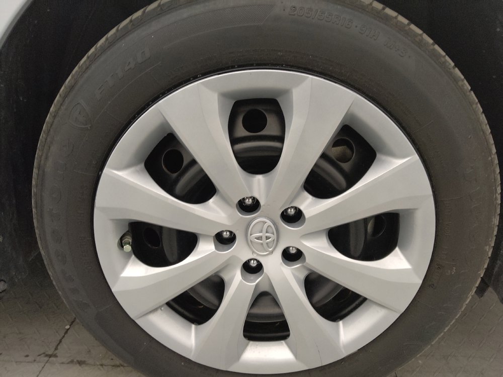 Used 2023 Toyota Corolla LE image 31