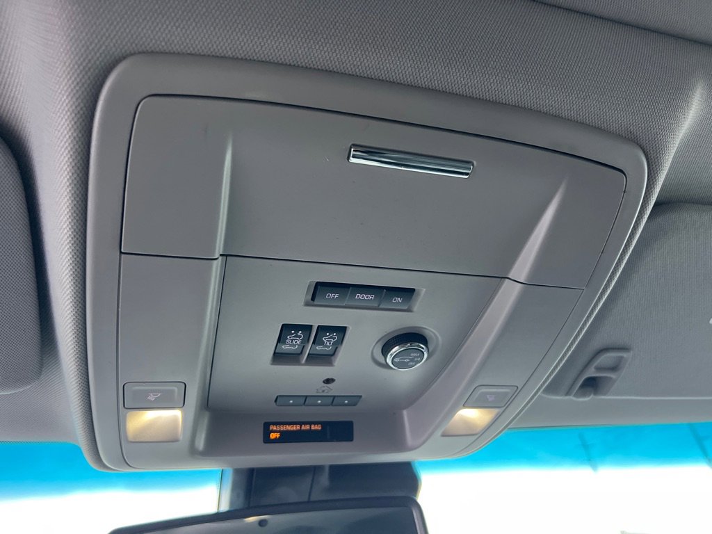 Used 2017 GMC Yukon XL SLT w/ Open Road Package image 42