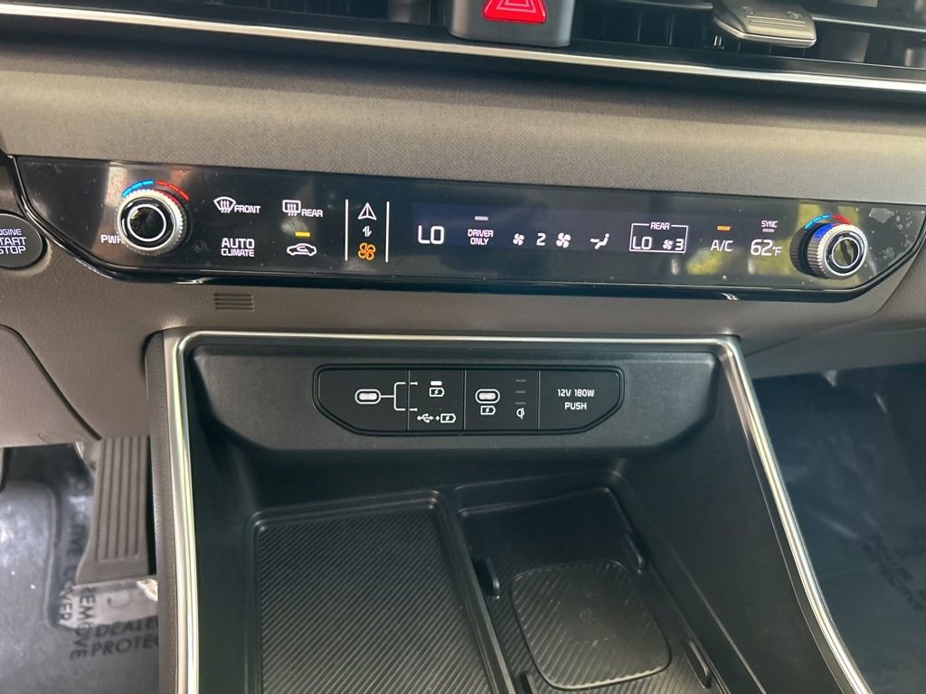 Used 2025 Kia Carnival EX image 61