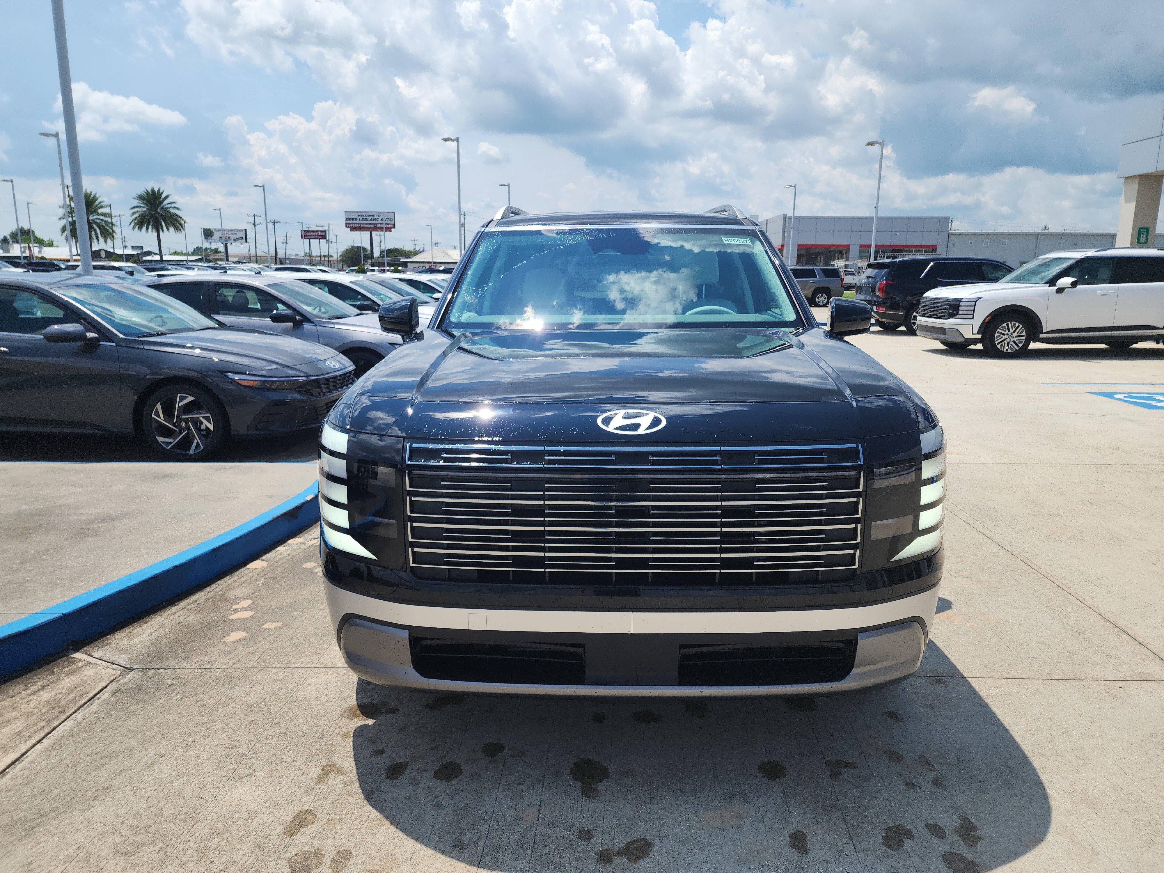 New 2026 Hyundai Palisade SEL FWD image 2