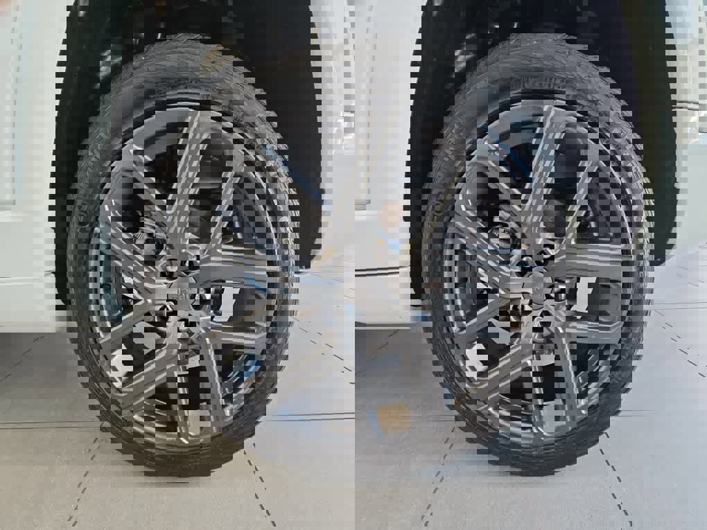 Used 2024 Jeep Compass Limited w/ High Altitude Package image 25