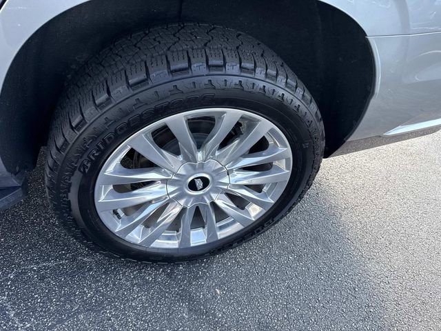 Used 2023 Cadillac Escalade Premium Luxury image 15