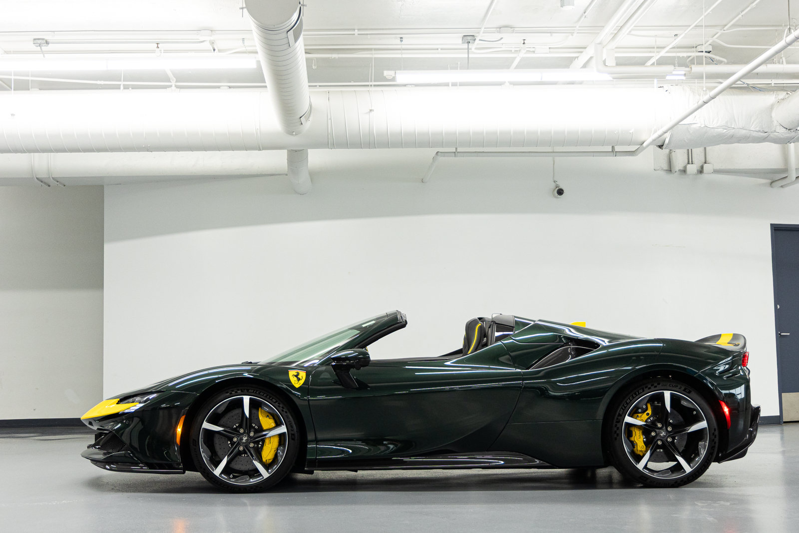 Used 2025 Ferrari SF90 Spider AWD/4WD image 6