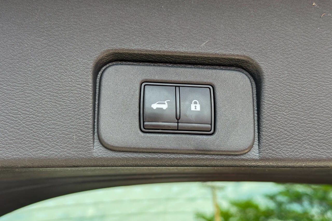 Used 2022 Nissan Rogue SL w/ SL Premium Package image 15