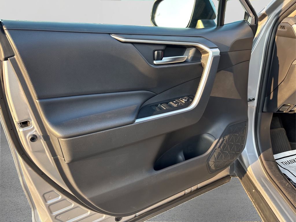 Used 2019 Toyota RAV4 XLE image 24