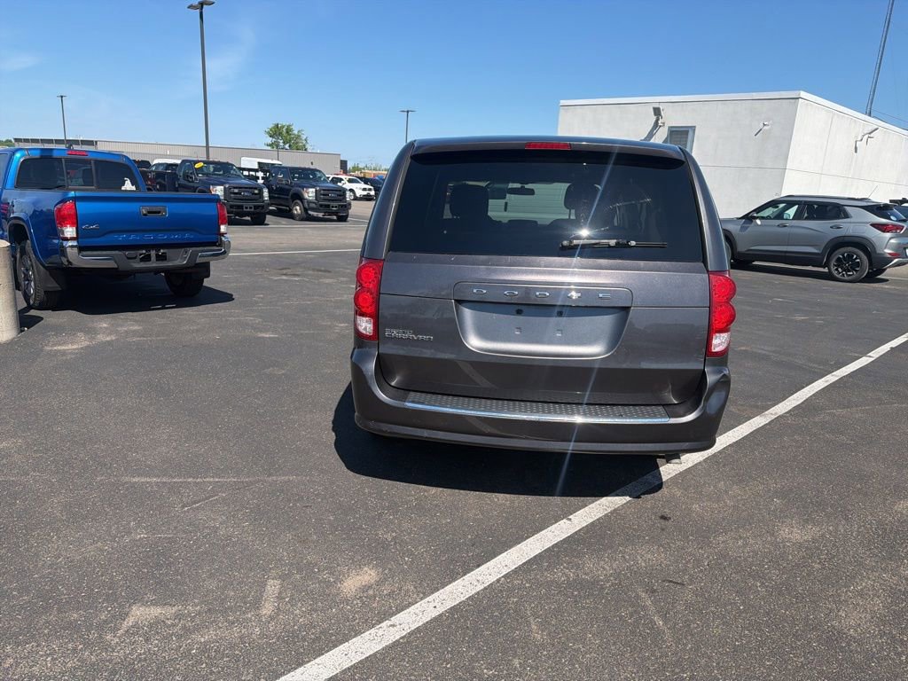Used 2017 Dodge Grand Caravan SE FWD image 6