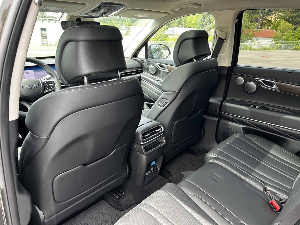 Used 2025 Genesis GV80 2.5T Advanced image 16
