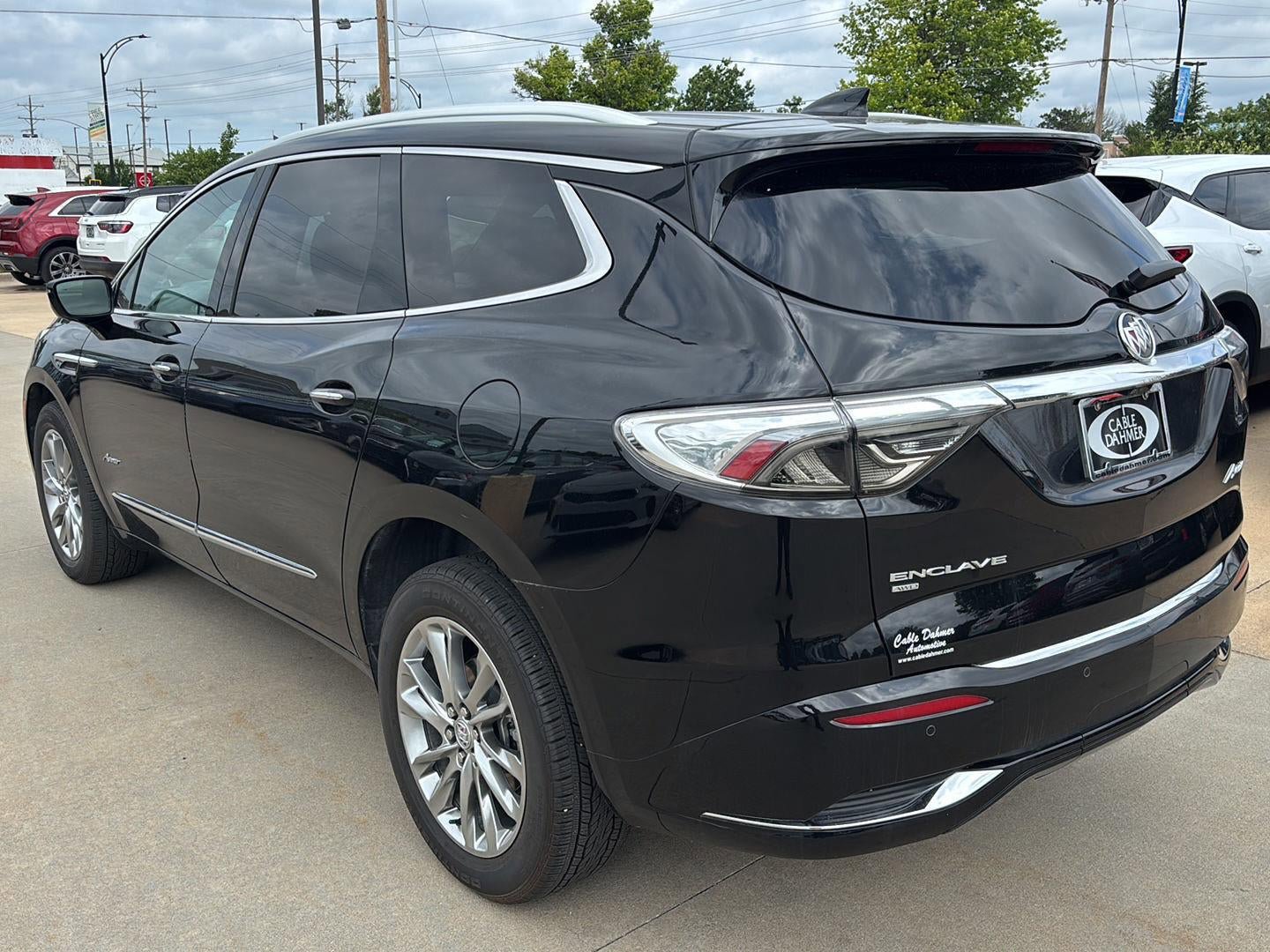Used 2024 Buick Enclave Avenir w/ Avenir Technology Package AWD/4WD image 4
