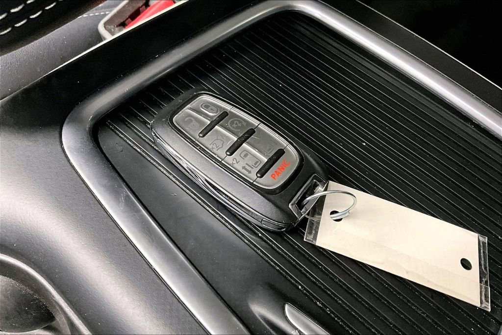 Used 2023 Chrysler Pacifica Touring-L image 12