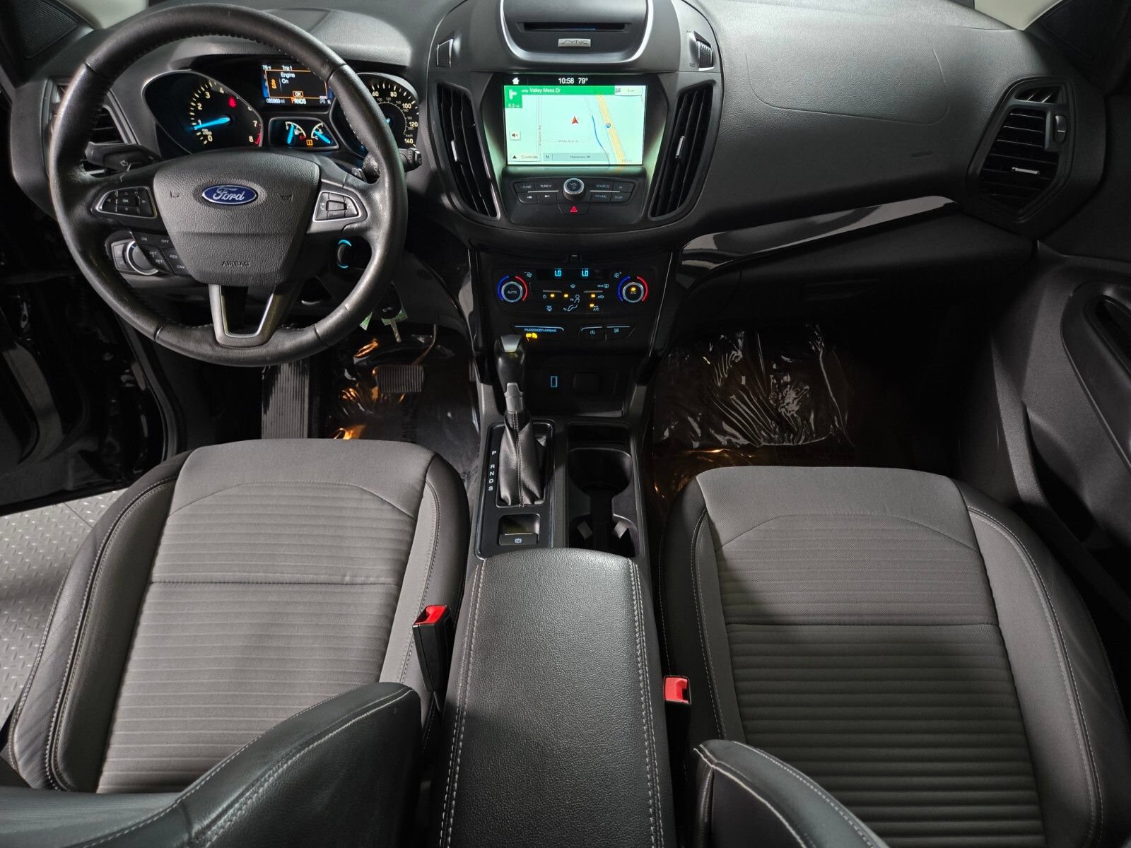 Used 2017 Ford Escape SE w/ Equipment Group 201A FWD image 4