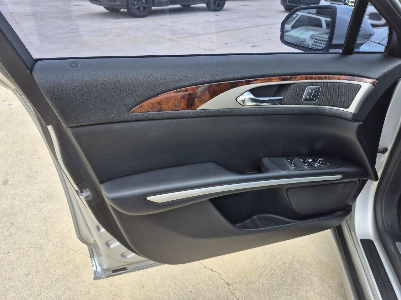 Used 2015 Lincoln MKZ Hybrid w/ Equipment Group 202A Reserve FWD image 10