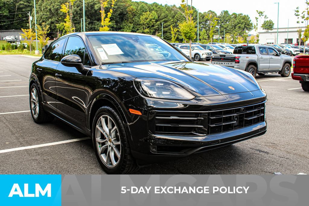 Used 2024 Porsche Cayenne Coupe AWD/4WD image 3