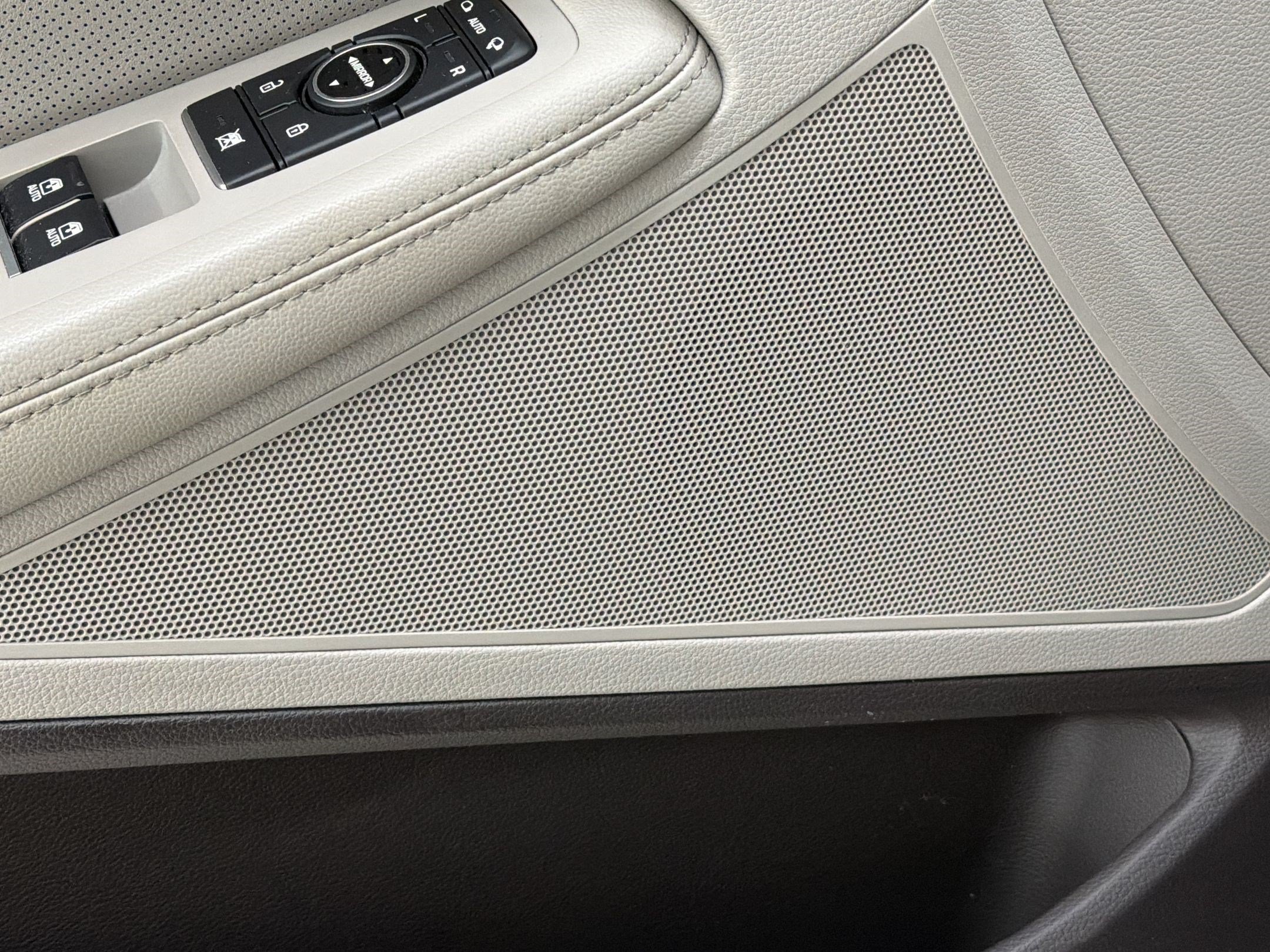 Used 2018 Genesis G80 3.8 AWD/4WD image 27