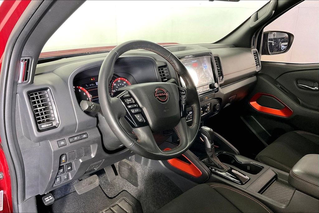 Used 2022 Nissan Frontier PRO-4X w/ Technology Package image 18