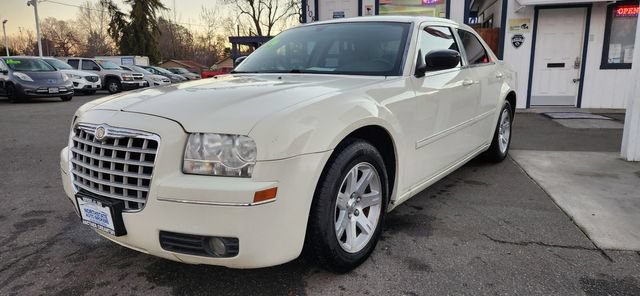 Used 2006 Chrysler 300 Touring w/ Sound Group RWD image 3