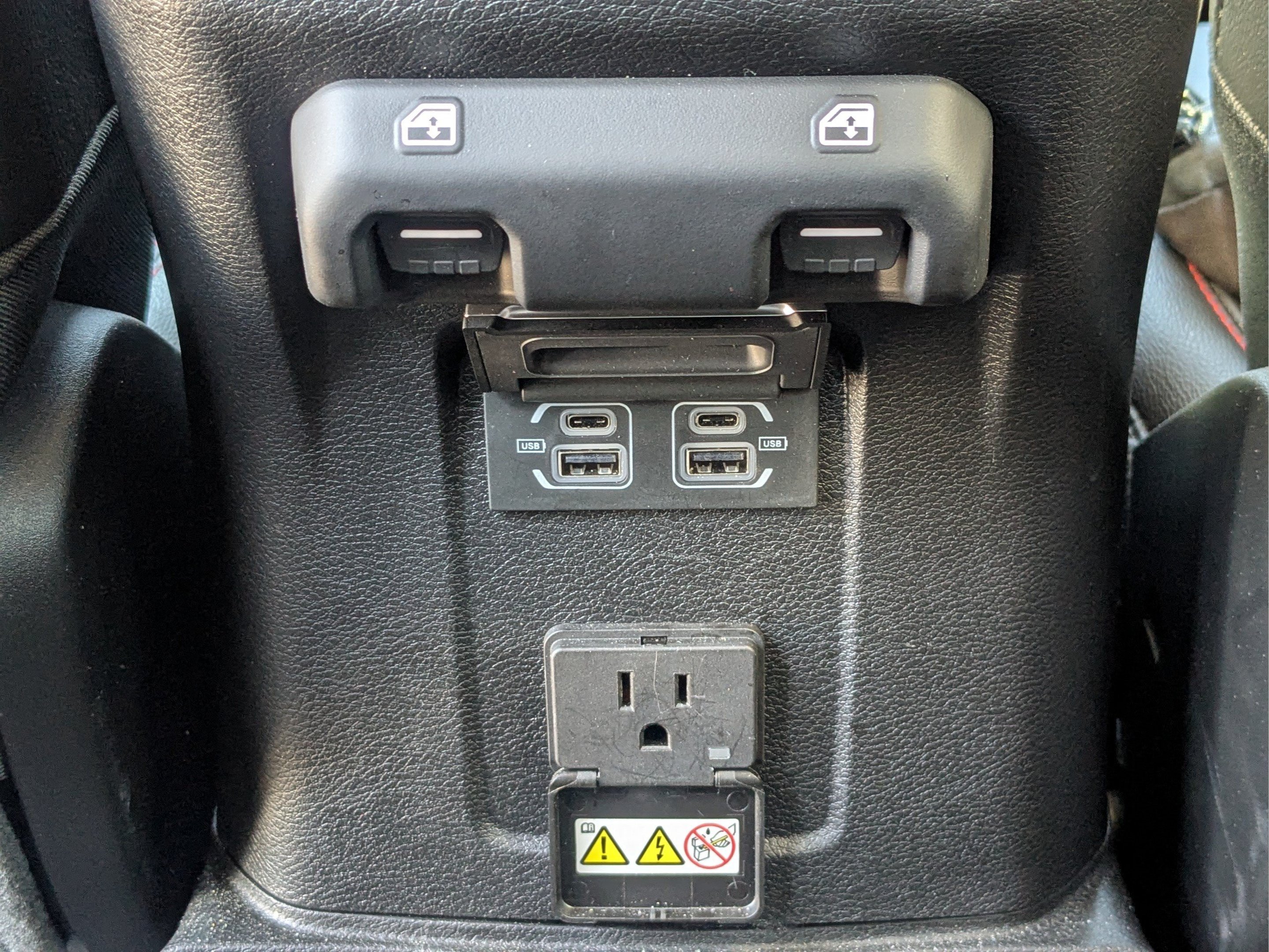 Used 2023 Jeep Gladiator Rubicon w/ LED Lighting Group AWD/4WD image 12