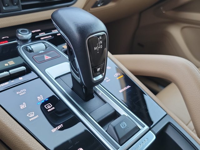 Used 2019 Porsche Cayenne AWD/4WD image 38
