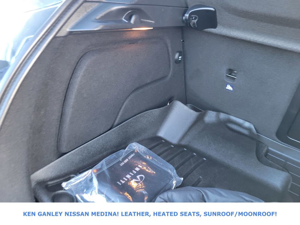 Used 2018 INFINITI QX30 Premium w/ Cargo Package image 44