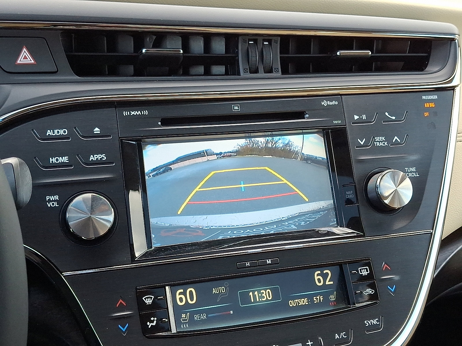 Used 2016 Toyota Avalon Limited image 28