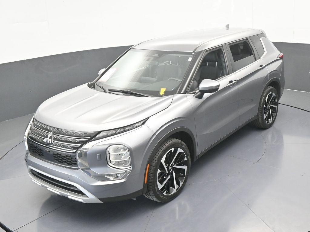 Used 2022 Mitsubishi Outlander SE image 52