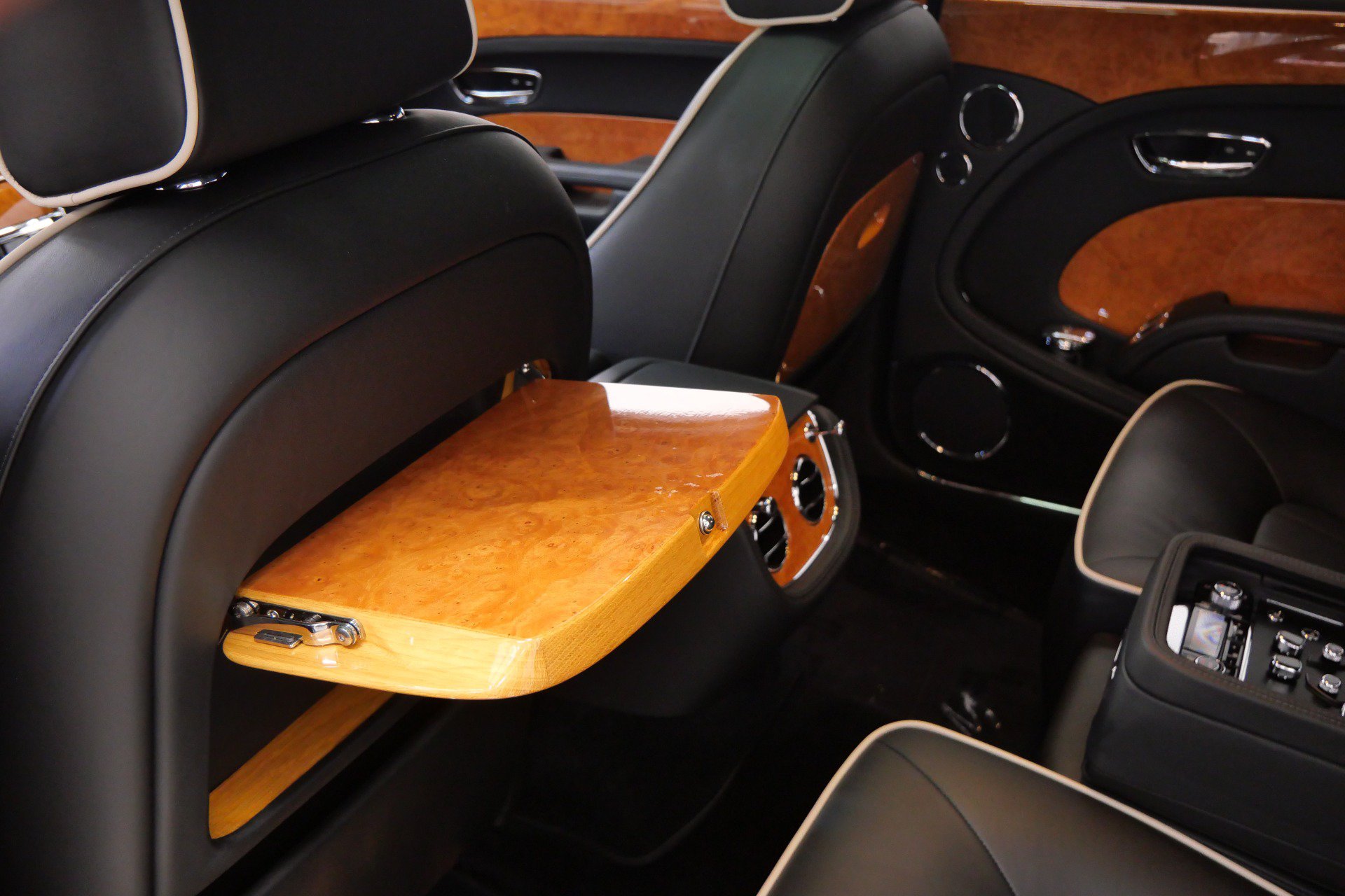 Used 2013 Bentley Mulsanne RWD image 33