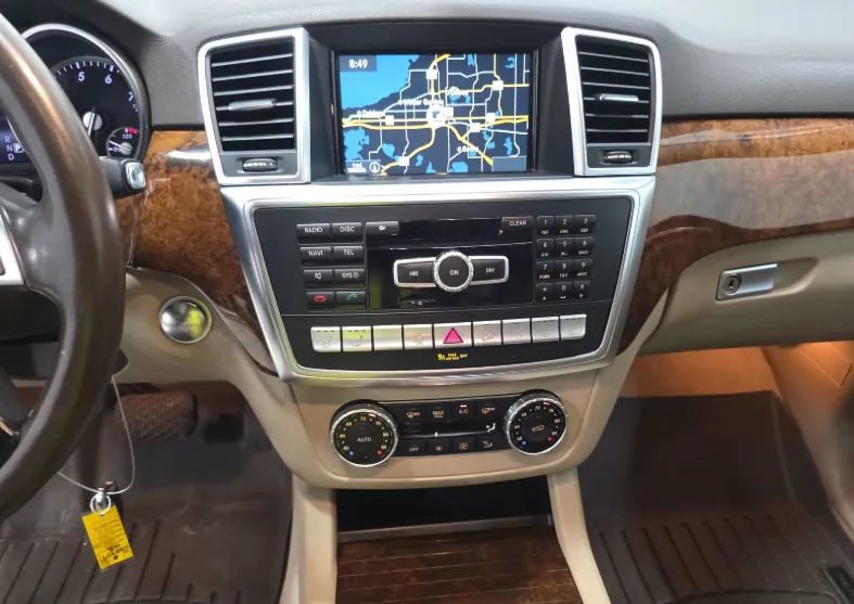 Used 2014 Mercedes-Benz ML 350 4MATIC w/ Premium 1 Package image 4