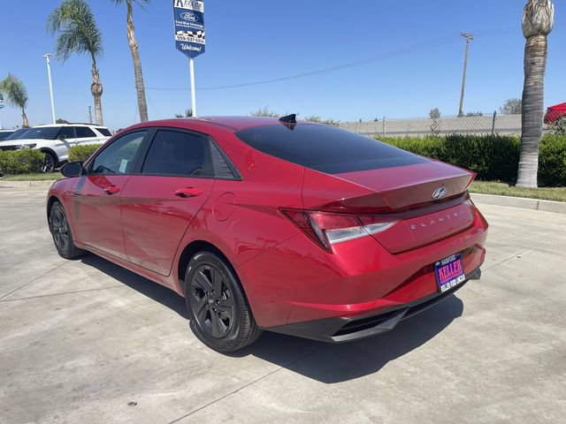 Used 2023 Hyundai Elantra SEL w/ Cargo Package FWD image 6
