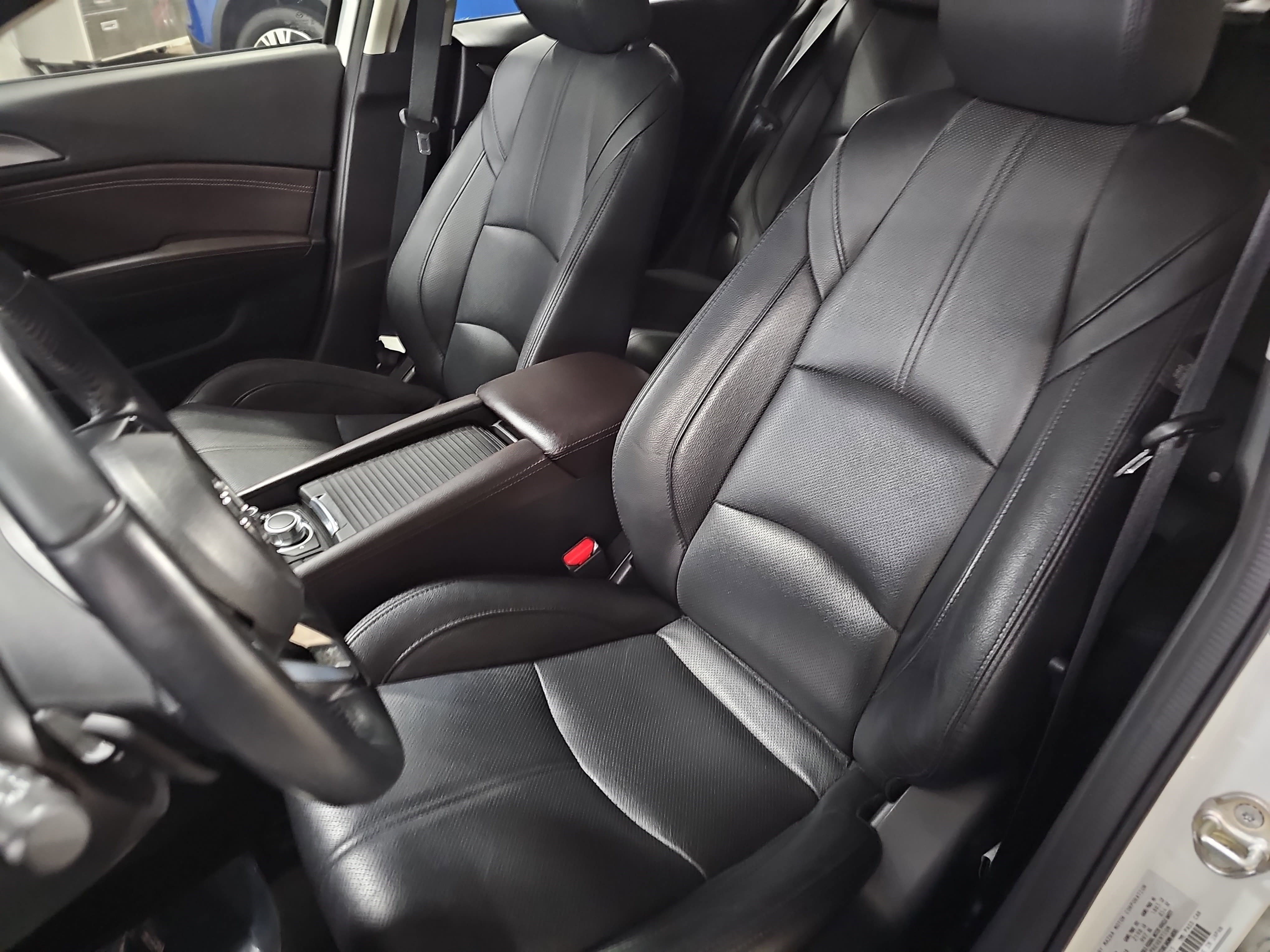 Used 2017 MAZDA MAZDA3 Grand Touring w/ Premium Equipment Package image 15