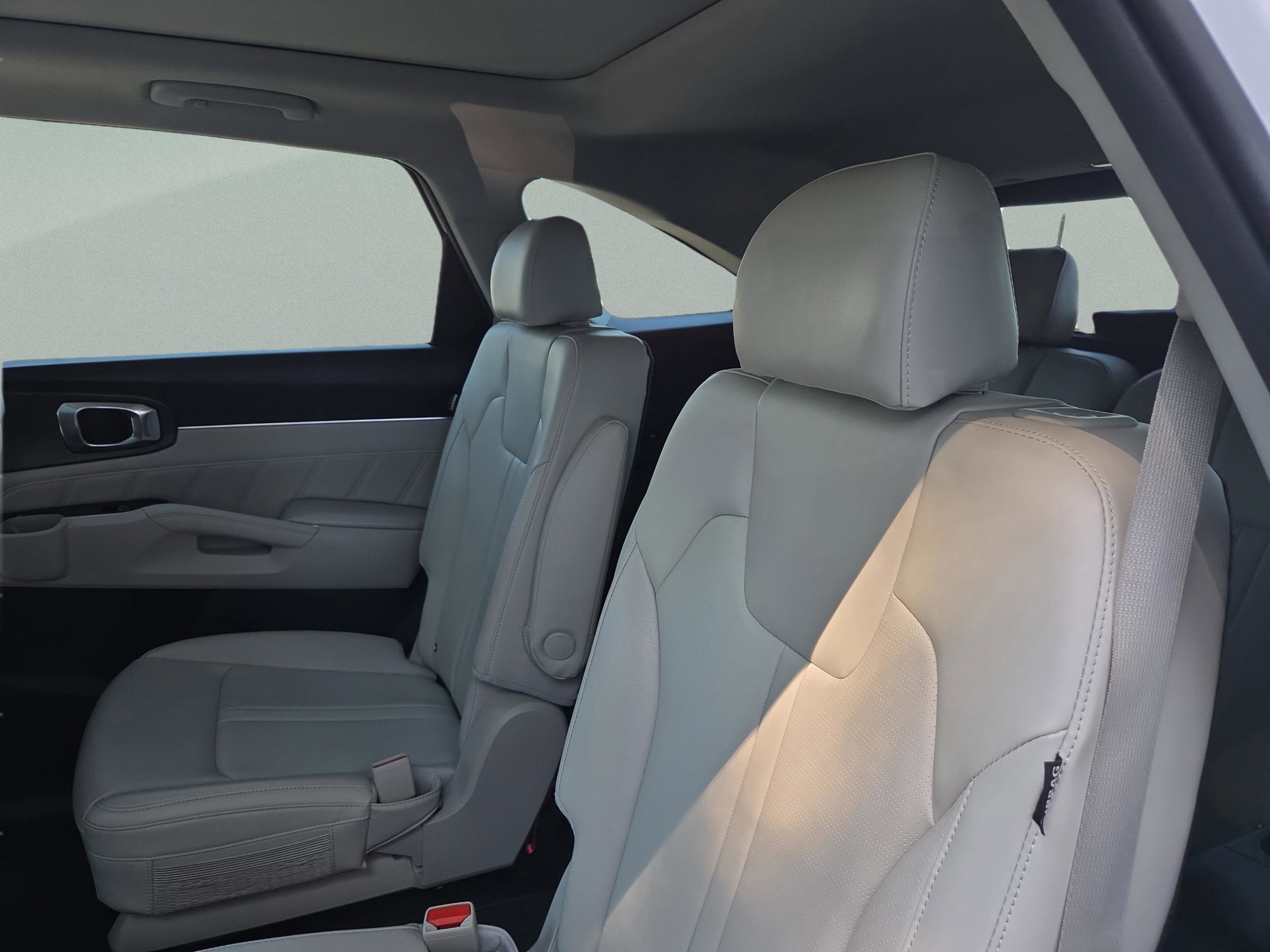 Used 2024 Kia Sorento SX image 15