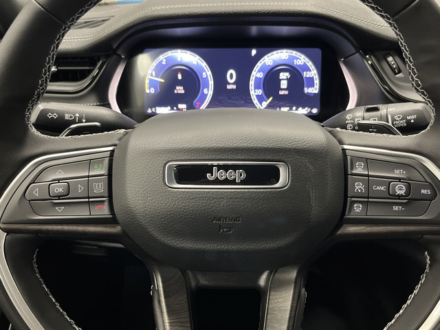 New 2026 Jeep Grand Cherokee Limited w/ Luxury Tech Group II AWD/4WD image 17