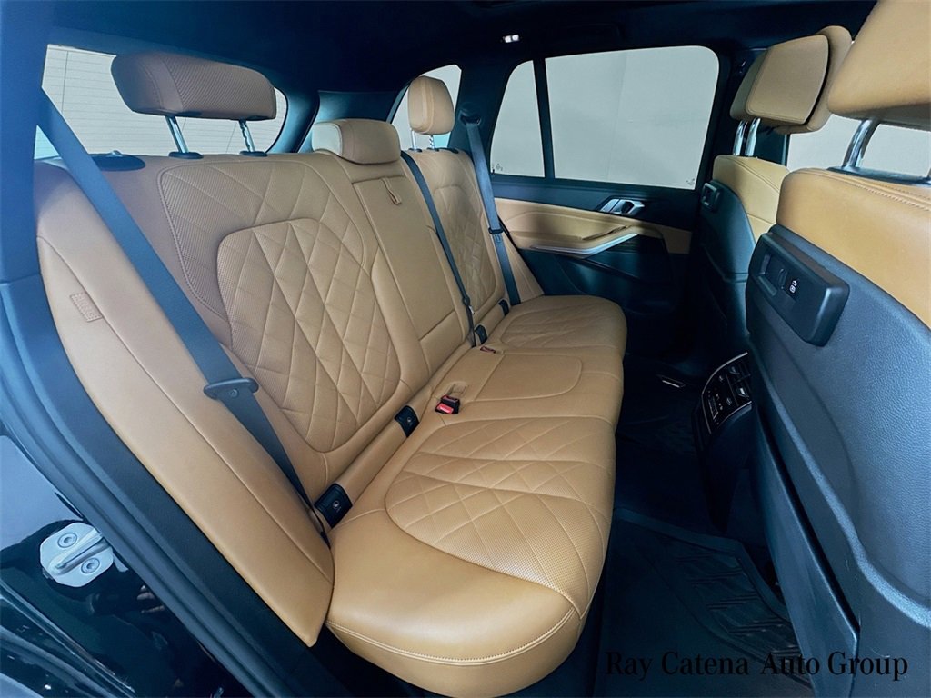Used 2023 BMW X5 xDrive40i w/ Premium Package image 28