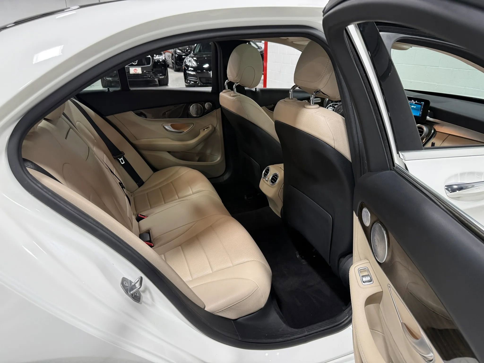 Used 2019 Mercedes-Benz C 300 4MATIC Sedan image 55