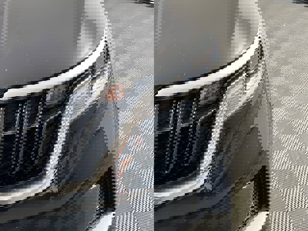 Used 2023 Kia Carnival LX image 9