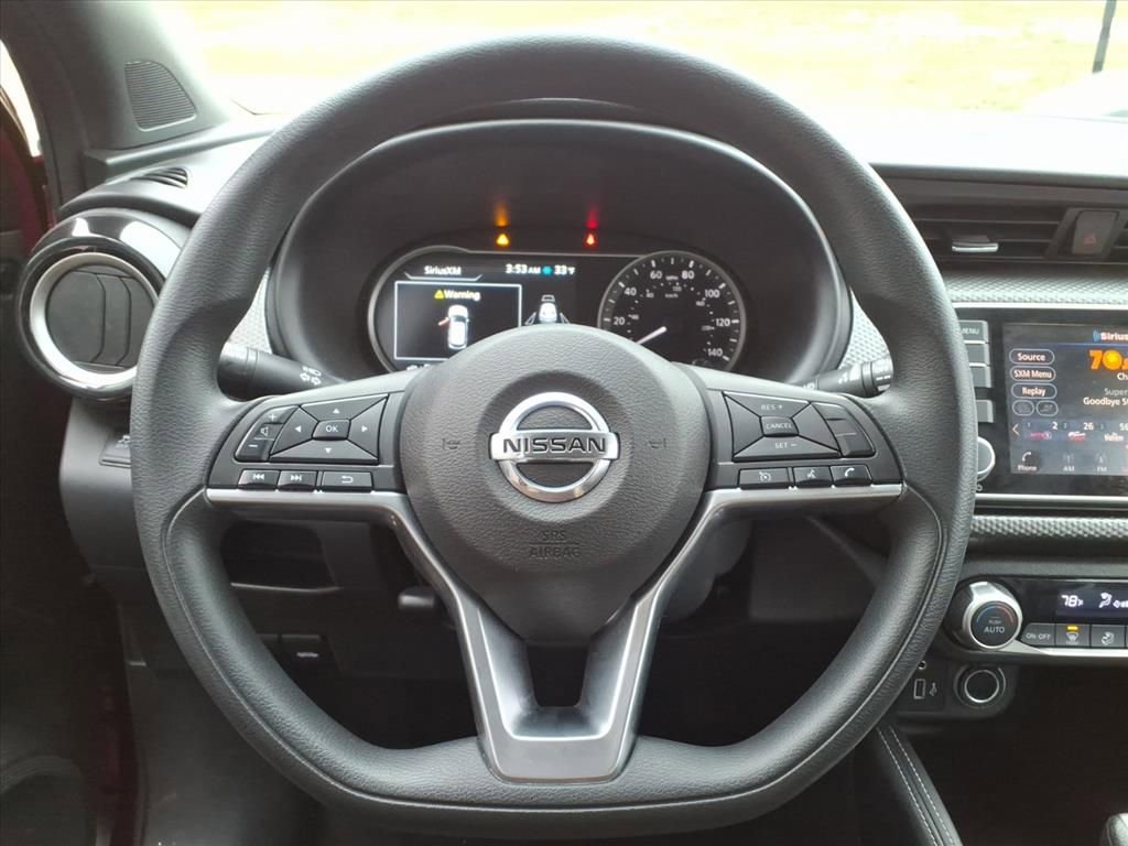 Used 2018 Nissan Kicks SV image 17