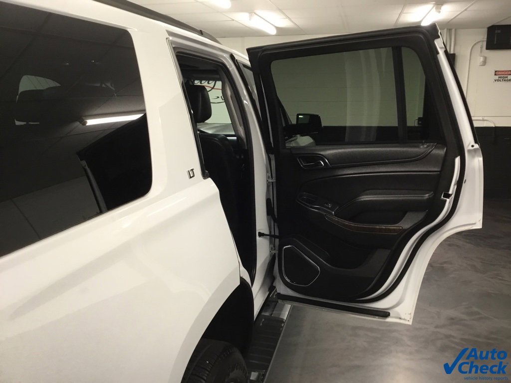 Used 2018 Chevrolet Tahoe LT w/ LT Signature Package image 38