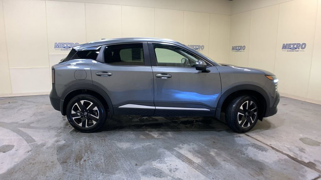 Used 2025 Nissan Kicks SV w/ SV Premium Package image 2