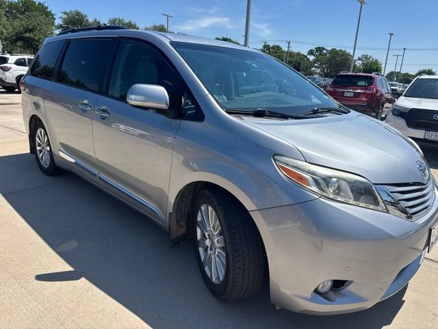 Used 2017 Toyota Sienna Limited Premium FWD image 1