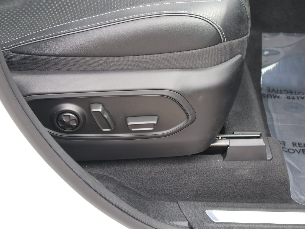 Used 2023 Jeep Grand Cherokee Overland AWD/4WD image 9
