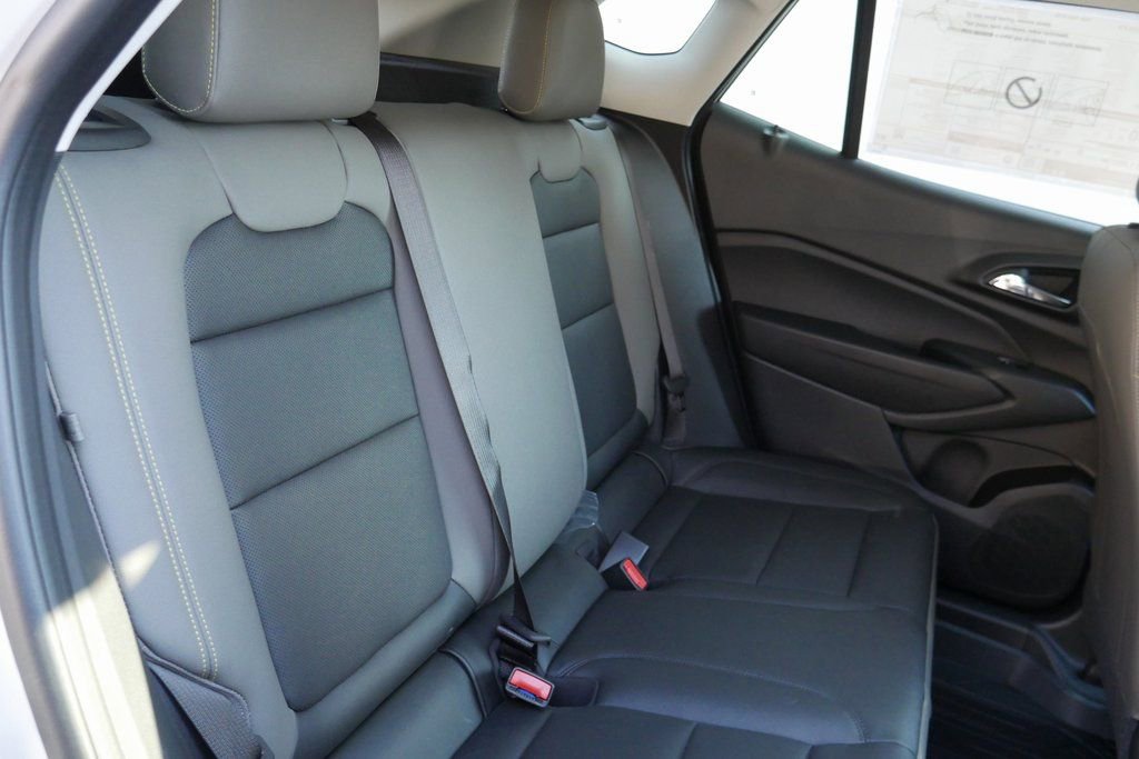 New 2026 Chevrolet Trax ACTIV w/ Sunroof Package image 25