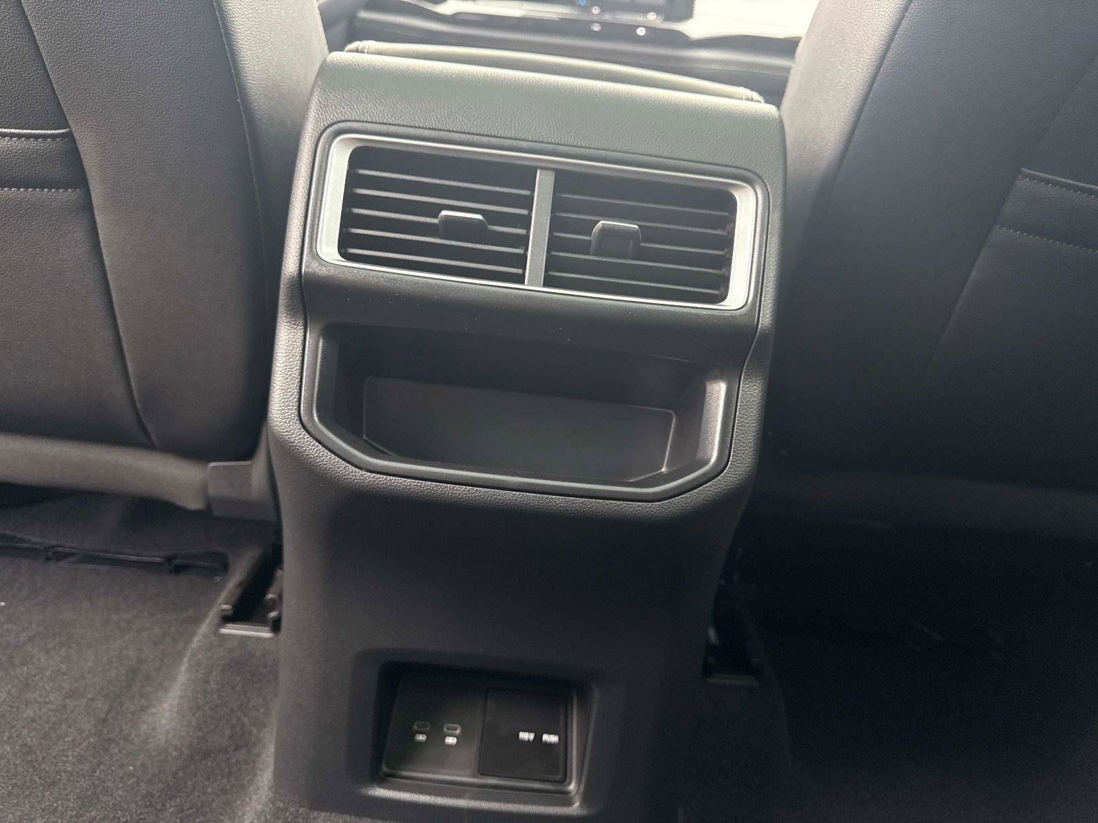 New 2026 Volkswagen Atlas Cross Sport SE image 17