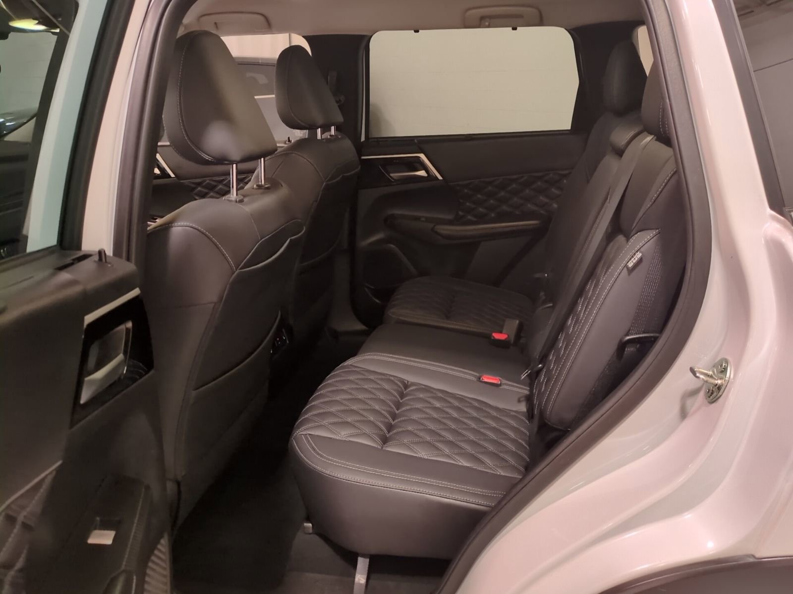 Used 2023 Mitsubishi Outlander SEL image 16