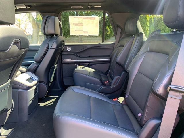 New 2026 Lincoln Navigator Reserve AWD/4WD image 18