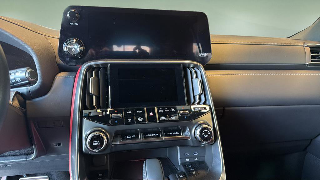 Used 2025 Lexus LX 700h F Sport w/ Accessory Package (Z1) image 26