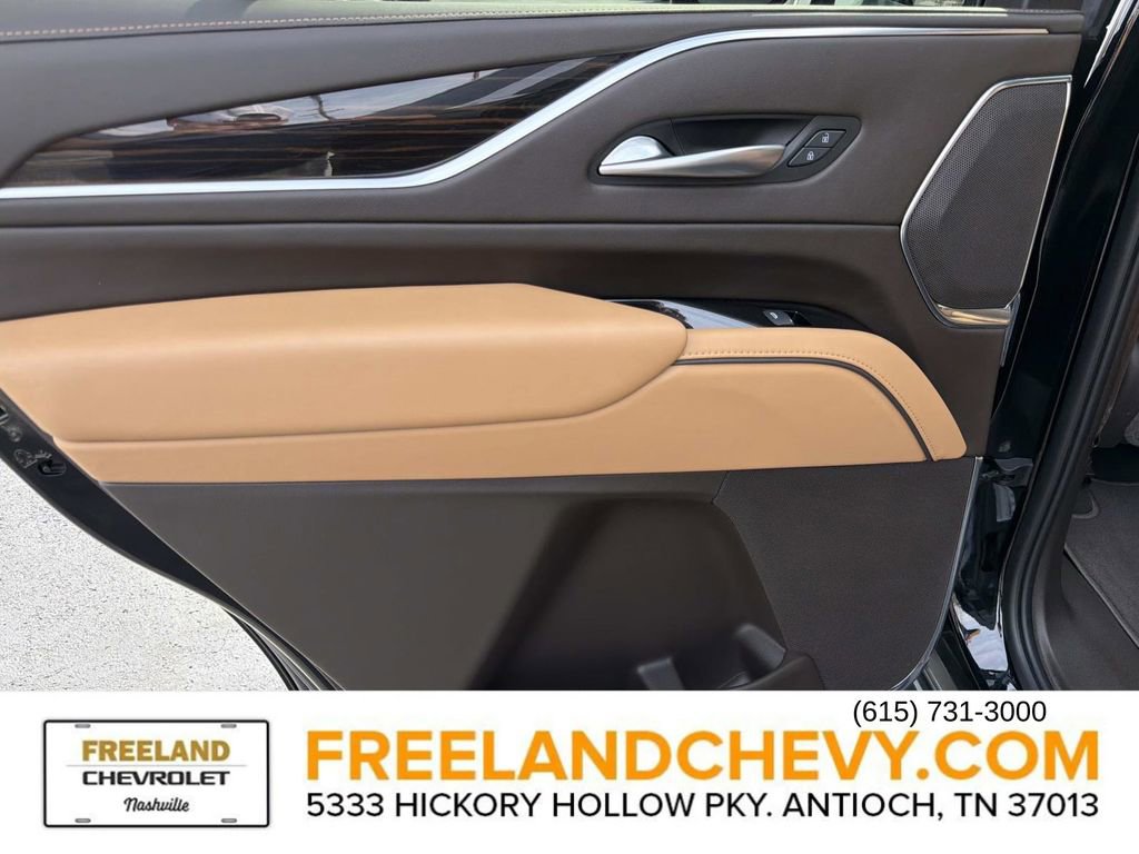 Used 2023 Cadillac Escalade Premium Luxury image 16