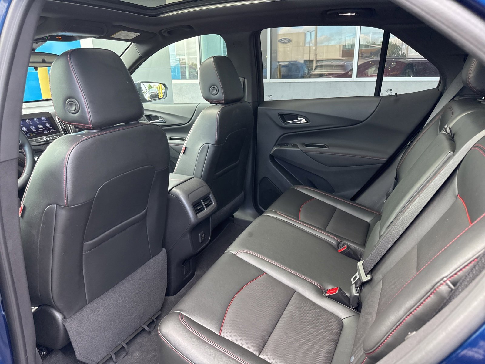Used 2023 Chevrolet Equinox RS w/ RS Leather Package image 17