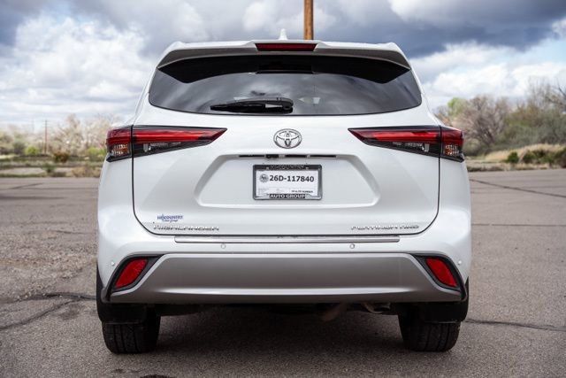 Used 2024 Toyota Highlander Platinum AWD/4WD image 6