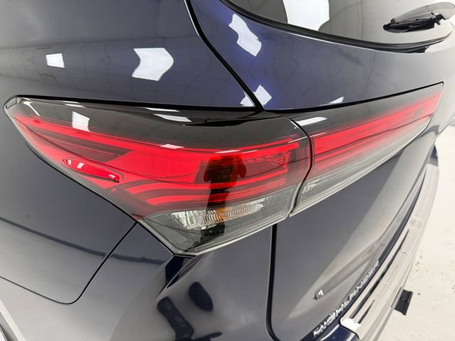 Used 2021 Toyota Highlander Limited FWD image 36